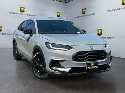 Used 2025 Honda HR-V Sport image 3