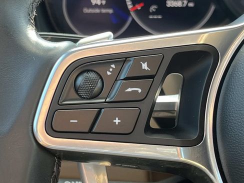 Used 2023 Porsche Cayenne AWD/4WD image 38