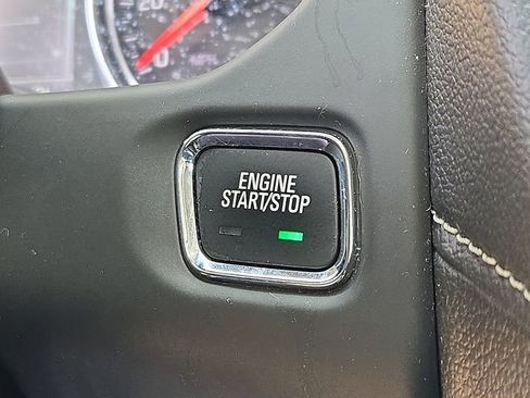 Used 2018 GMC Acadia SLT image 26