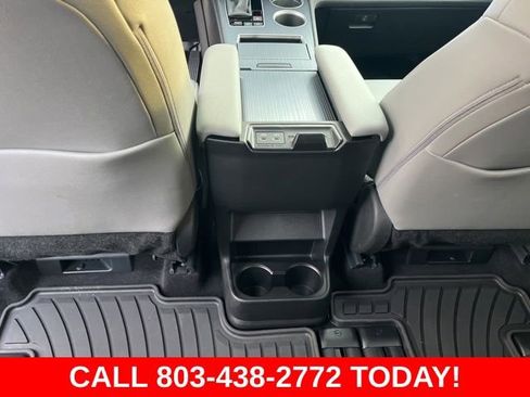 Used 2025 Toyota Sienna XLE FWD image 15