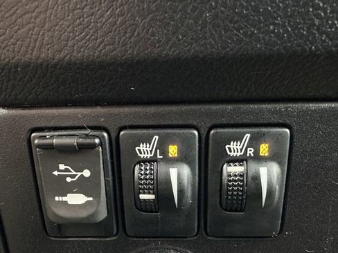 Used 2015 Toyota Sienna Limited Premium image 33