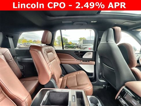 Certified 2025 Lincoln Aviator Reserve w/ Luxury Package image 14
