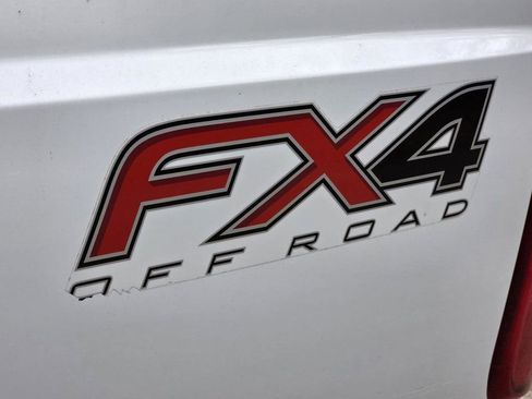 Used 2016 Ford F250 XLT w/ XLT Premium Package image 27