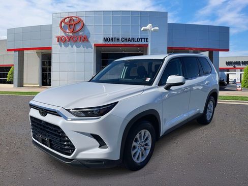 Used 2025 Toyota Grand Highlander AWD image 6