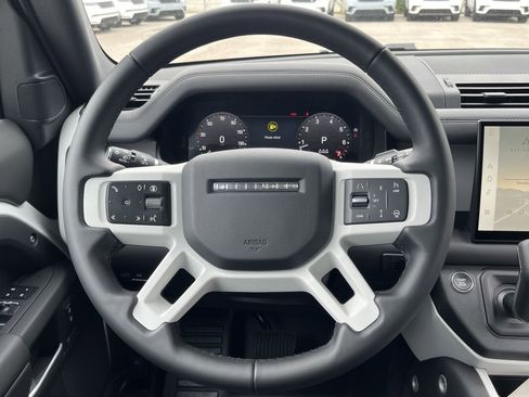 Used 2025 Land Rover Defender 110 S image 14