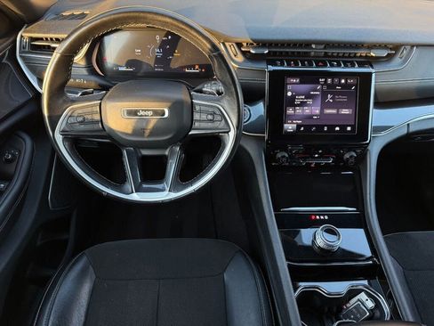 Used 2021 Jeep Grand Cherokee L Laredo image 18