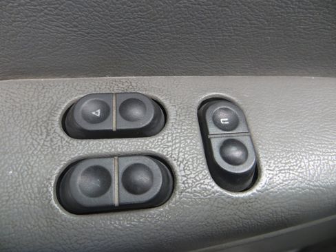 Used 2006 Ford E-350 and Econoline 350 XL image 13