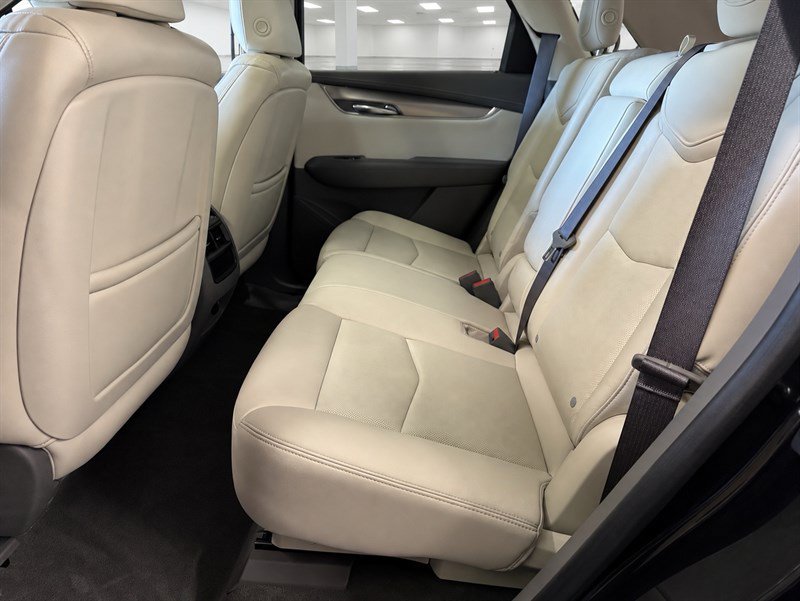 Used 2017 Cadillac XT5 Luxury w/ LPO, Wheel Lock Package AWD/4WD image 23