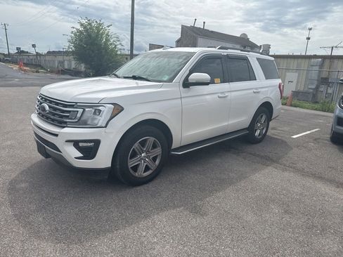 Used 2019 Ford Expedition XLT w/ Equipment Group 202A RWD image 7