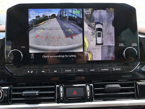 Used 2024 Nissan Pathfinder Platinum image 52