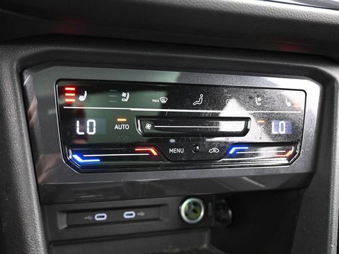 Used 2022 Volkswagen Tiguan SEL R-Line image 21