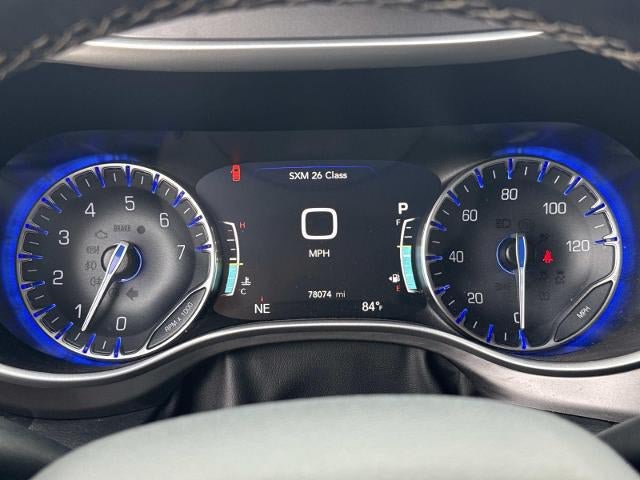 Used 2021 Chrysler Pacifica Touring-L FWD image 26