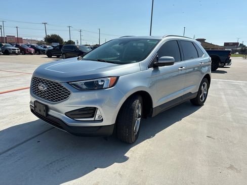Used 2024 Ford Edge SEL w/ Convenience Package AWD/4WD image 3