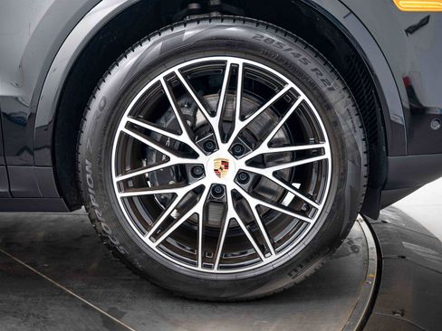 Certified 2026 Porsche Cayenne Coupe AWD/4WD image 11