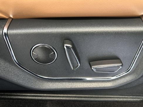 Used 2022 Ford Expedition Platinum image 25