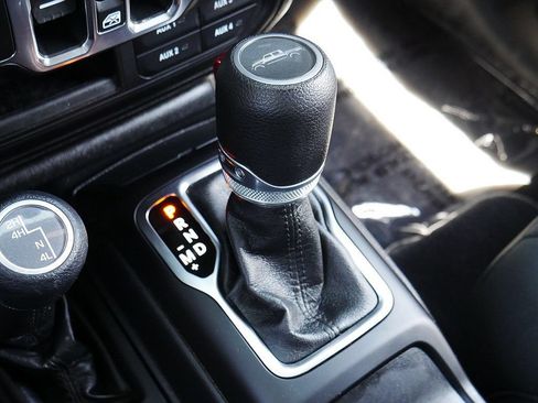 Used 2021 Jeep Gladiator Sport AWD/4WD image 46