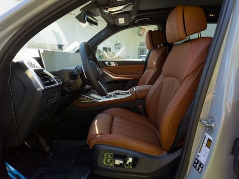 New 2026 BMW X7 M60i image 10