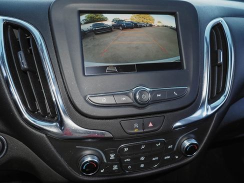 Used 2024 Chevrolet Equinox LT FWD image 11