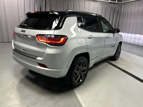 Used 2024 Jeep Compass Limited w/ High Altitude Package image 7