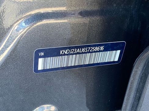 Used 2025 Kia Soul LX w/ LX Technology Package image 28