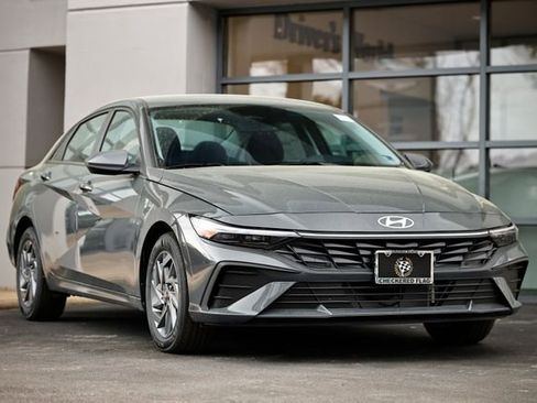 New 2026 Hyundai Elantra Hybrid FWD image 1