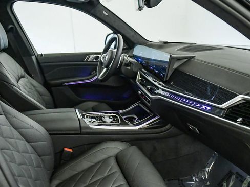 Used 2024 BMW X7 xDrive40i w/ Executive Package AWD/4WD image 16