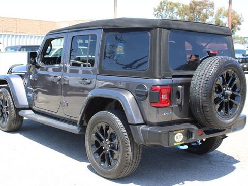 Used 2023 Jeep Wrangler Unlimited Sahara w/ Cold Weather Group AWD/4WD image 6