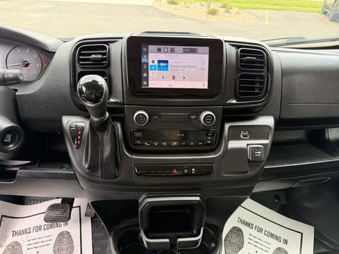Used 2023 RAM ProMaster 2500 FWD image 11