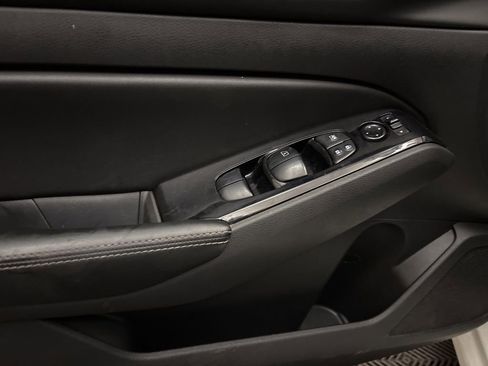 Used 2023 Nissan Altima 2.5 SV image 10