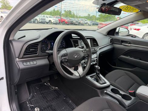 Used 2020 Hyundai Elantra SEL w/ Cargo Package (C1) FWD image 12