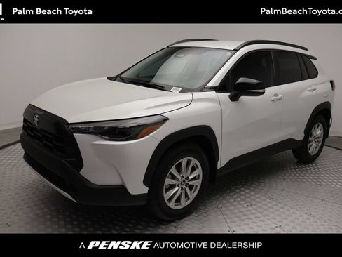 Used 2026 Toyota Corolla Cross LE FWD image 1