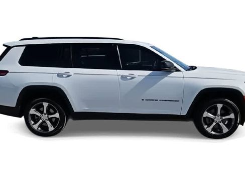 Used 2023 Jeep Grand Cherokee L Limited w/ Black Appearance Package image 9