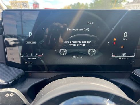 Certified 2025 Nissan Kicks SR image 34