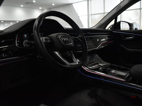 Used 2023 Audi Q7 3.0T Prestige image 12