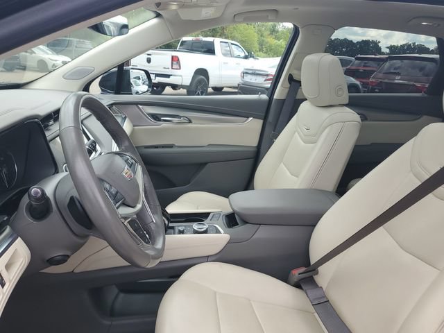 Certified 2022 Cadillac XT5 Premium Luxury AWD/4WD image 16