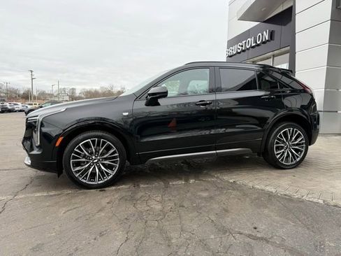 Used 2024 Cadillac XT4 Sport image 7