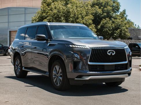 Used 2025 INFINITI QX80 Pure AWD/4WD image 3