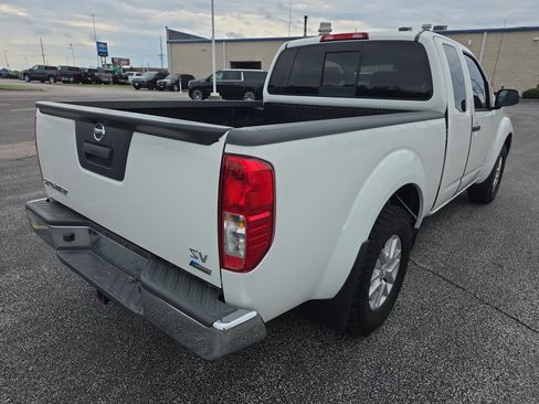 Used 2019 Nissan Frontier SV RWD image 4