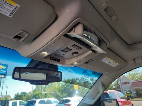 Used 2017 GMC Yukon XL Denali w/ Open Road Package image 30