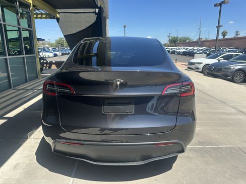 Used 2025 Tesla Model Y Long Range RWD image 12
