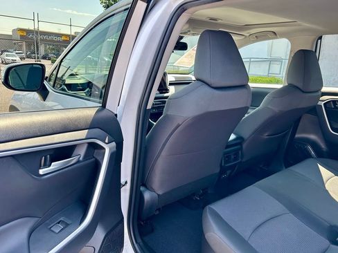 Certified 2025 Toyota RAV4 XLE w/ Convenience Package AWD/4WD image 11