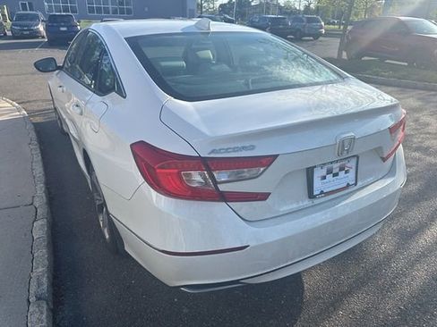 Used 2018 Honda Accord EX image 5