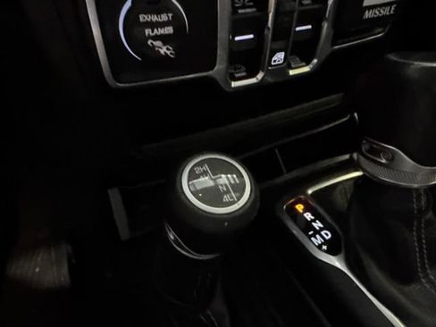 Used 2022 Jeep Gladiator Overland w/ Popular Equipment Package AWD/4WD image 11