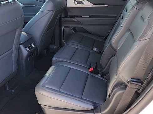 New 2025 Ford Explorer Active w/ Active Comfort Package image 21