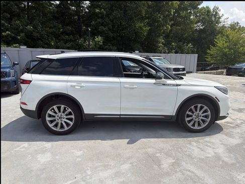 Used 2021 Lincoln Corsair AWD w/ Premium Package image 4