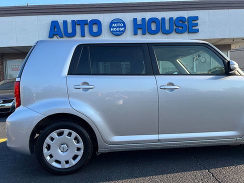 Used 2015 Scion xB image 34