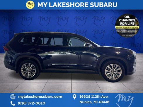 Used 2024 Toyota Grand Highlander AWD image 9