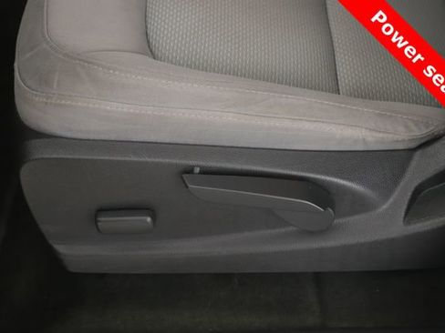 Used 2015 Chevrolet Colorado LT w/ LT Convenience Package image 18