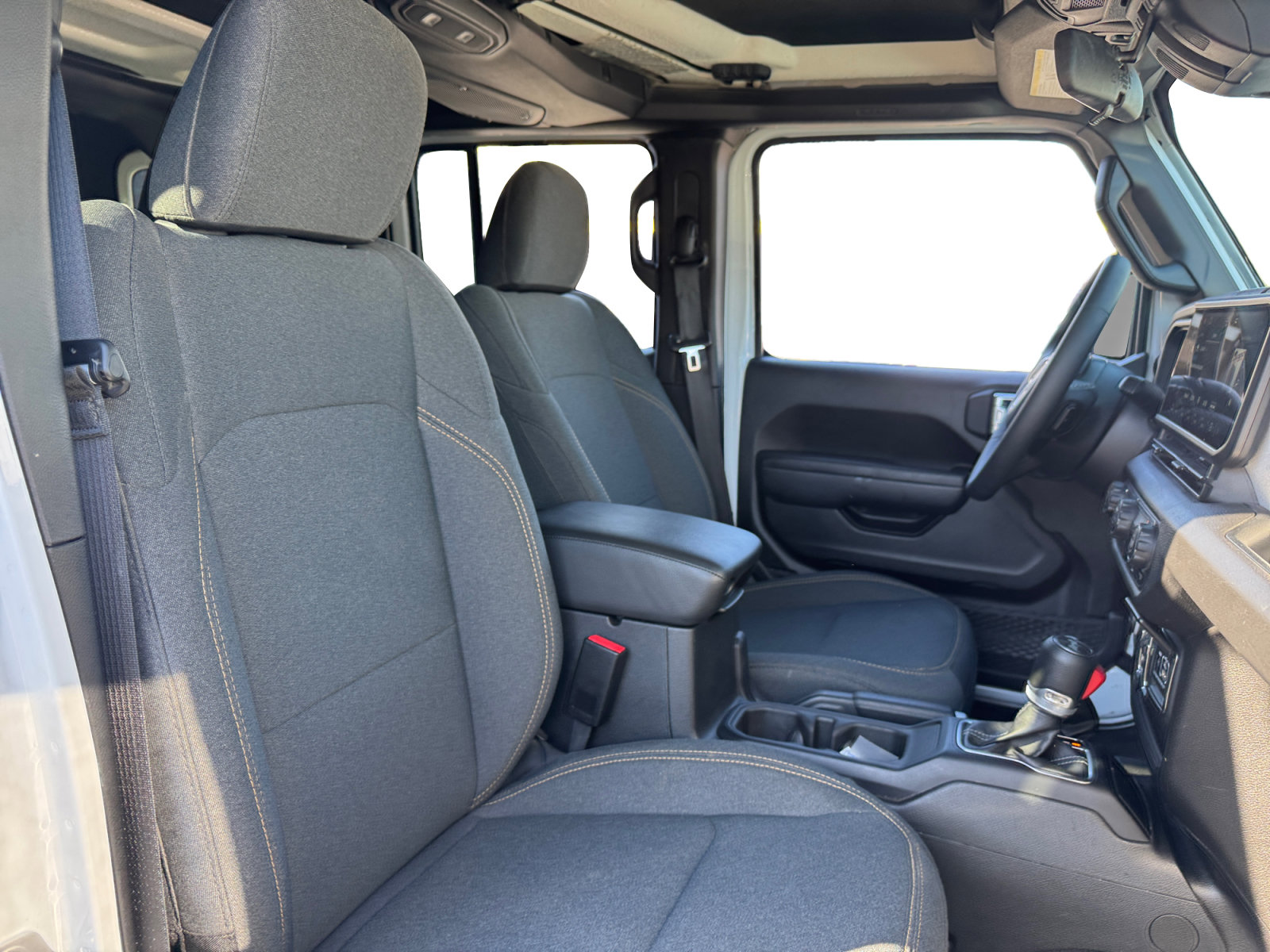 Used 2025 Jeep Wrangler Unlimited Sport AWD/4WD image 15