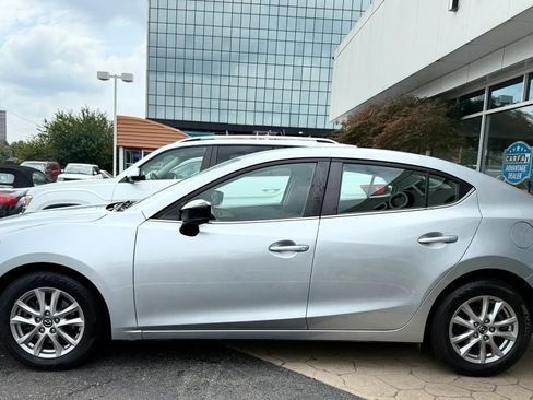 Used 2018 MAZDA MAZDA3 Sport w/ Preferred Equipment Package FWD image 4
